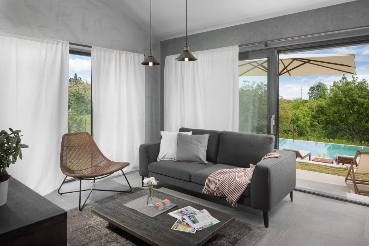 Terra Histria - Boutique Stone House Villa Oprtalj Bagian luar foto